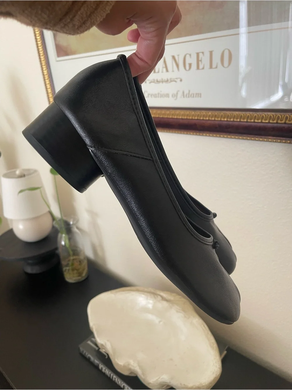 Tabis Japan Black Split-Toe Leather Women's Flats